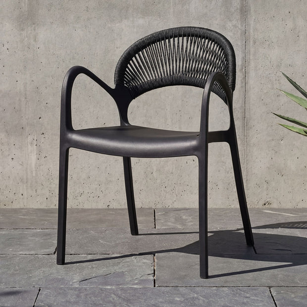 Silla Daytona, Negro, Con Espaldar, Reposa Brazos y Diseño Minimalista