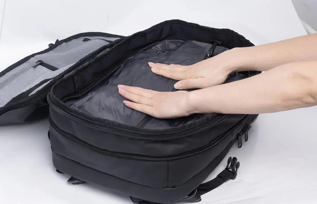 AIRBAG – Mochila de Viaje Expandible 60L con Compresión al Vacío, USB y Seguridad TSA